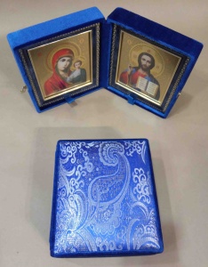 Складень ручной работы 14х12,5см.синяя парча,стекло Арт.24021 Беликов